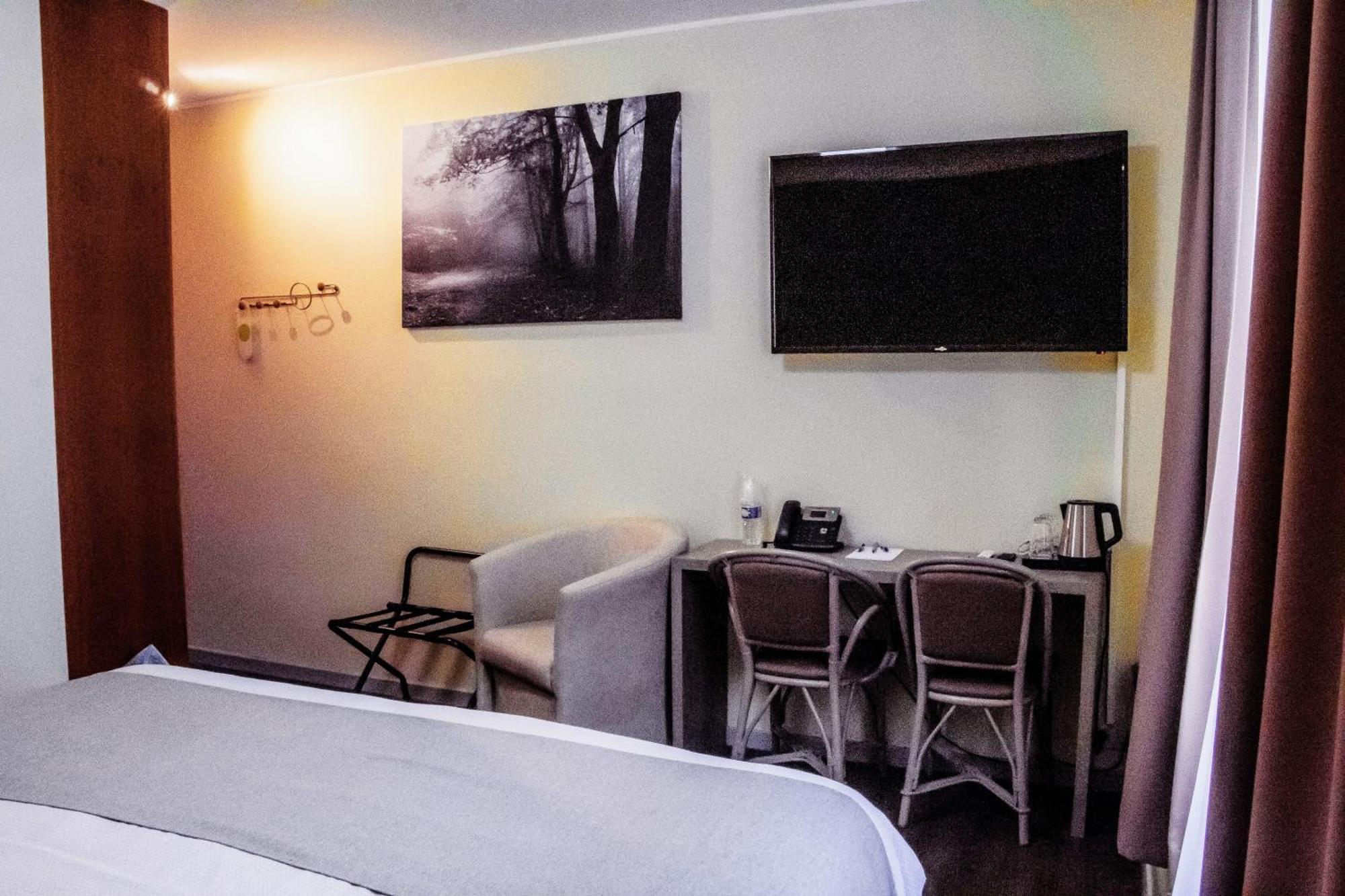 Hotel Des Postes 胡法利兹 外观 照片